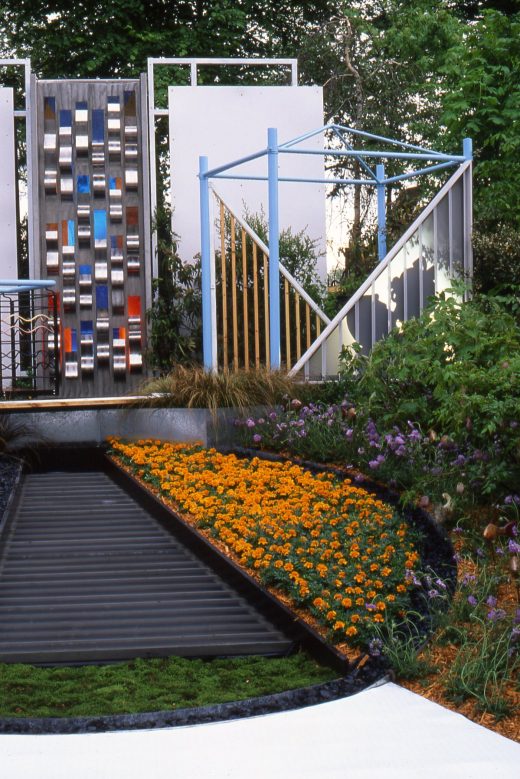 image015